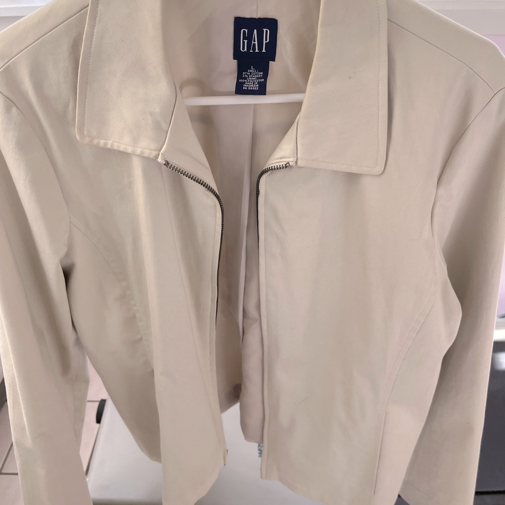 GAP SPRING/FALL jacket. Excellent condition. Barely worn. Size L
